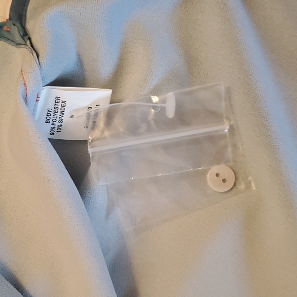 Clinton& Kelly ombre blouse - Picture 8 of 8